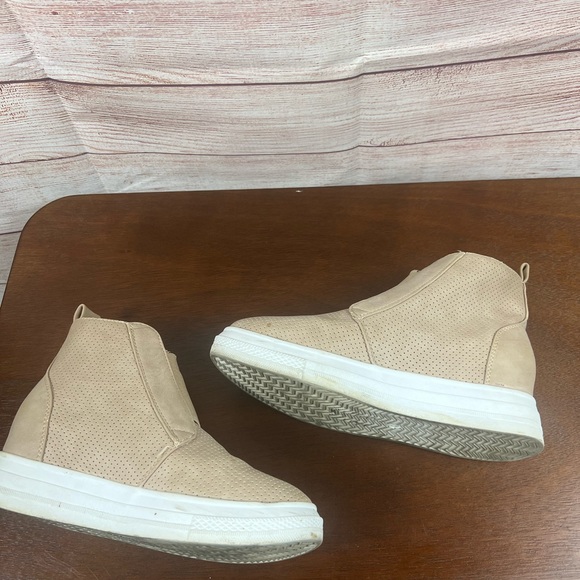 Yoki Tan Hightop Boots - Picture 3 of 4
